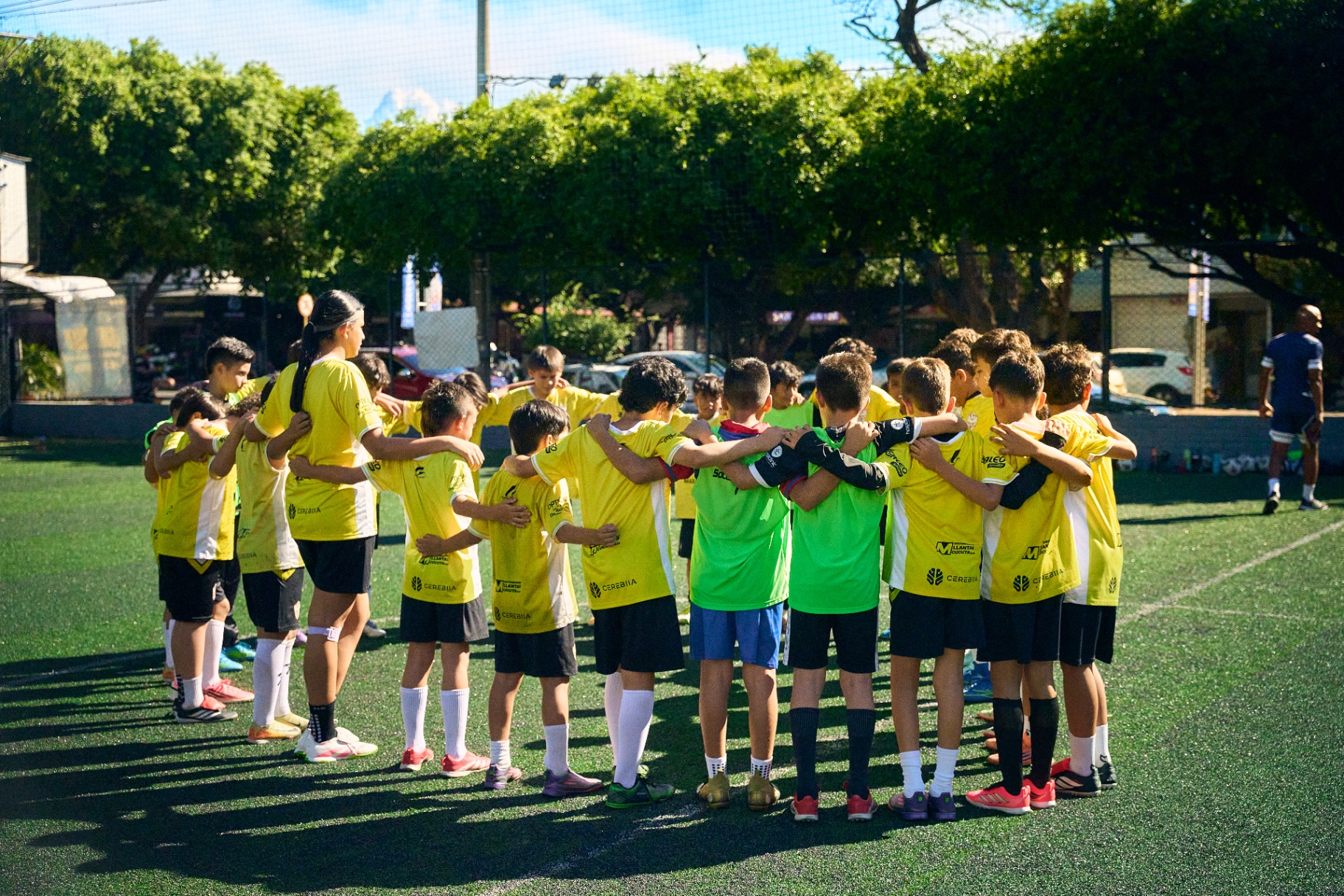 Equipo Seven Soccer Club en huddle